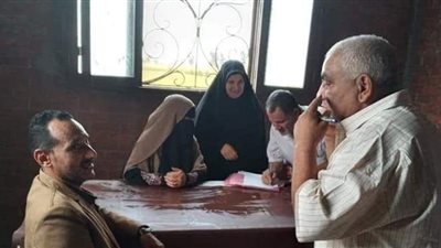 خرجوا بدون إذن من العمل.. إحالة 6 موظفين بوحدة محلية في بلقاس للتحقيق