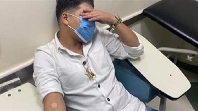 تفاصيل تعرض عمر كمال لوعكة صحية مفاجأة ونقله للمستشفى| صور