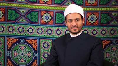 عالم أزهري يكشف حكم ذبح الحيوان واقفا | فيديو