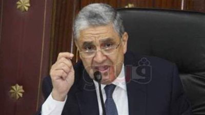 الكهرباء: مد كابل بحري مع قبرص واليونان لتصدير 2000 ميجا وات إلى أوروبا