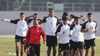 ربيع ياسين يمنح لاعبي منتخب الشباب راحة من التدريبات الجمعة