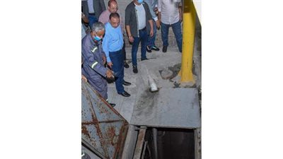 محافظ الإسكندرية يشهد تطبيق عدة نماذج محاكاة لتجربة معدات الصرف الصحي بموسم الأمطار