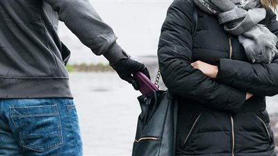 ضبط مسجل خطر سرق مبلغا ماليا من سائق توك توك بالإكراه في التبين