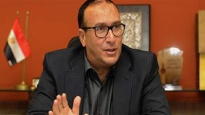 رئيس دار الأوبرا يقدم محاضرة 