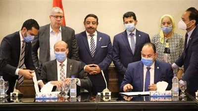 وزير الرياضة يشهد توقيع بروتوكول تعاون مع إحدى الجهات المانحة لرعاية 703 من قدامى الرياضيين