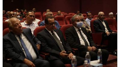 الآلاف ينتظرون جثمان رجل الأعمال الراحل محمد فريد خميس | فيديو وصور