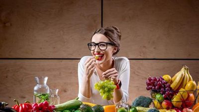 أطعمة تتحكم في حالتك النفسية وتخلصك من مشاعرك السلبية