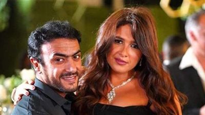 صورة رومانسية جديدة تجمع العوضي وياسمين عبد العزيز