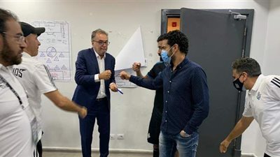 احتفال  لاعبي بيراميدز والجهاز الفني بالفوز على الإسماعيلي 1/3 | صور