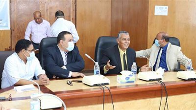 رئيس جامعة جنوب الوادي يشهد ختام فعاليات دورة استراتيجيات التدريس | صور