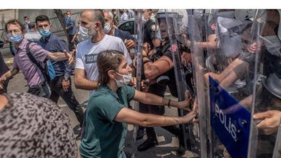 تركيا تأمر باعتقال عشرات بسبب مظاهرات كوباني في 2014