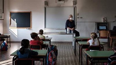 احتجاجات في إيطاليا على نقص إمكانيات الوقاية من كورونا في المدارس