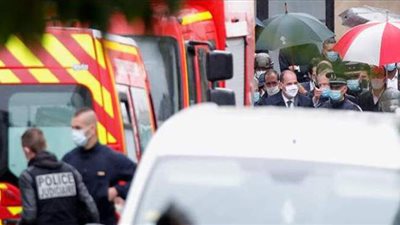 باريس: المصابان بحادثة الطعن صحفيان.. وشرطة مكافحة الإرهاب تحقق