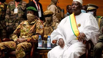 وزير الدفاع المالي السابق يؤدي اليمين الدستورية رئيساً مؤقتاً للبلاد