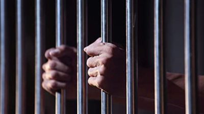 حجز صاحب شركة لحيازته 12 ألف قطعة مستلزمات طبية فاسدة بقصر النيل