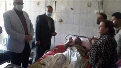 عميد طب بنها  يتابع الحالات الحرجة بالمستشفى  الجامعي