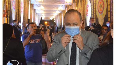 أشرف زكي ومحمد زيدان وزخاري يشاركون في عزاء محمد فريد خميس بالتجمع الخامس | فيديو وصور