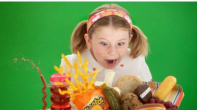 حفاظا على صحتهم .. احذري تقديم الأطعمة المصنعة والجاهزة لأبنائك