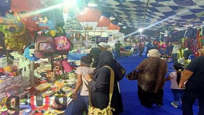 إقبال من المواطنين على معرض