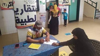 حياة كريمة توفر قافلة طبية مجانية لأهالي مرزوق بالوادي الجديد