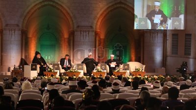 عمرو موسى: يجب دراسة قرار زيارة القدس بشكل دقيق