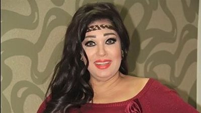 فيفي عبده تصل إلى محكمة شمال الجيزة