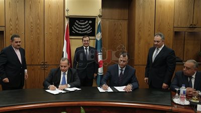 «الأهلي المصري» وكيل لحساب متحصلات حقل ظهر للغاز الطبيعي (صور)