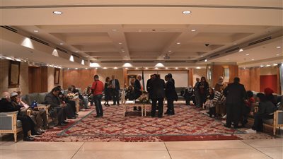 بالصور.. بدء فعاليات المعرض الخيري الكويتي المصري