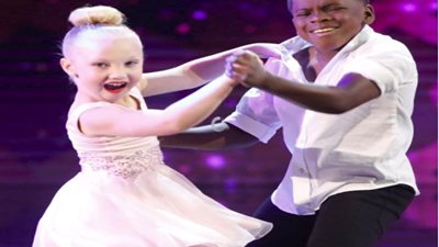 بالفيديو.. صبي وفتاة يخطفان الأنظار في برنامج مواهب بعرض راقص