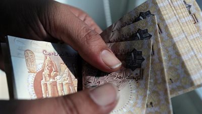 توابع زلزال تعويم الجنيه.. زيادة أسعار الوقود 47%.. تذاكر الطيران ترتفع لـ49%.. التموين تؤكد زيادة الأرز.. توقعات بتأثر العقارات.. والسيارات ضمن القائمة