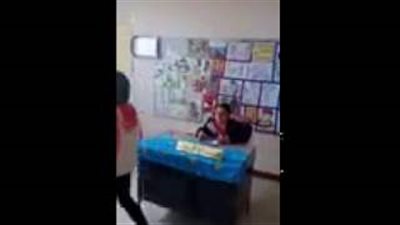 طلاب يجرون محاكاة انتخابات الرئاسة في مدرسة السيدة عائشة ( فيديو)