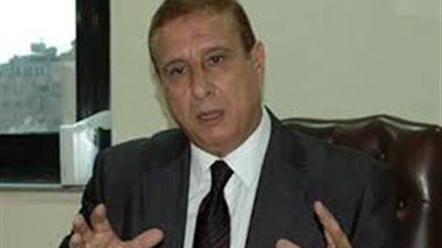 البطران: استلام القمح من الأراضى غير المحيزة يعدل مسار التوريد