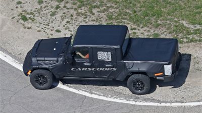 فيات كرايسلر تخطط لطرح سيارات بمحركات كهربائية (صور)