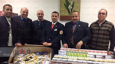 بالصور.. إحباط محاولة تهريب أدوية ومكملات غذائية بمطار برج العرب