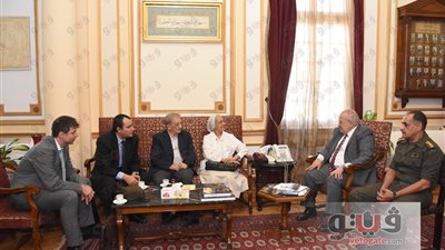 بالصور.. وفد كنسي كاثوليكي يزور رئيس جامعة القاهرة