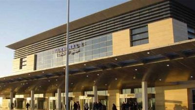 إحباط تهريب أدوية مغشوشة بحوزة راكبة بريطانية في مطار برج العرب