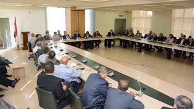 بالصورة.. الإسكندرية تنظم أطول مائدة في العالم