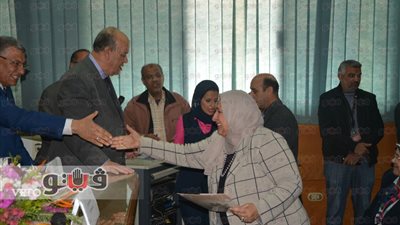 مطار القاهرة يكرم 22 أما مثالية في احتفالية بعيد الأم