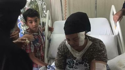 بالصور.. الأنبا مرقس يزور مصابي حادث المنيا الإرهابي بمعهد ناصر