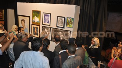 بالصور.. افتتاح معرضي «هتكمل بيك» و«ملتقى المبدعين» بالساقية