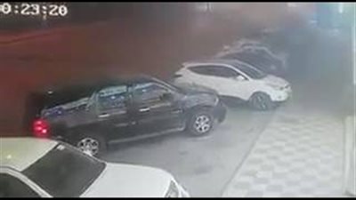 بالفيديو.. سعودي يطارد لصًا سرق سيارته