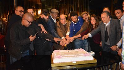 «الذبح وأكل المشوي والتورتة» طقوس الفنانين قبل تصوير دراما رمضان