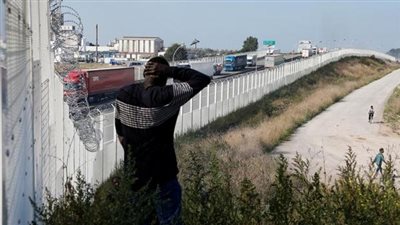 بريطانيا وفرنسا توقعان معاهدة لمراقبة الهجرة على الحدود