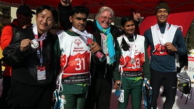 عبد الوهاب وحسين فهمي يهنئان لاعبي الأولمبياد الخاص