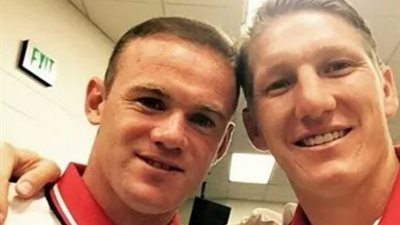 روني يودع شفاينشتايجر بعد إعلانه الرحيل عن مانشستر يونايتد