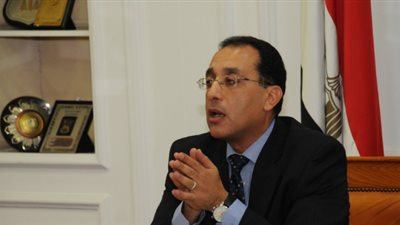 وزير الإسكان: شركات المقاولات تسابق الزمن لإنجاز العاصمة الجديدة