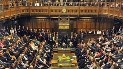 استقالة 9 وزراء من حكومة الظل العمالية في بريطانيا