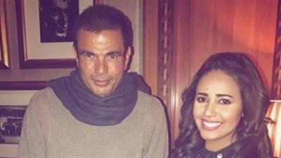 رنا سماحة تنشر صورتها مع عمرو دياب