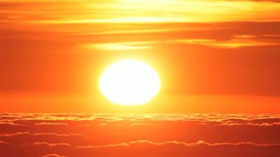 «البحوث الفلكية»: مصر تشهد أطول نهار في 2015.. «الانقلاب الصيفي» يحدث يوم 21 يونيو من كل عام ويستمر حتى 23 سبتمبر.. و«الشمس» تشرق على المنطقة المتجمدة الشمالية لمدة ٢٤ سا