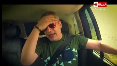 بالفيديو.. تامر أمين يسب هاني رمزي بلفظ خارج في «هز الجبل»